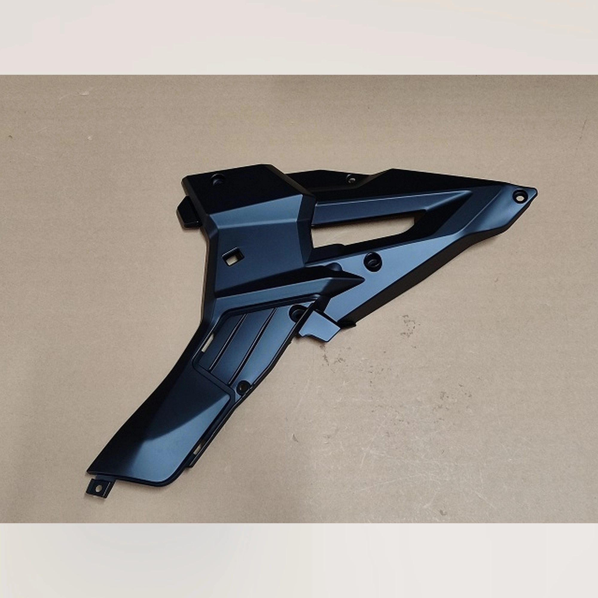 ARORA SK250-KV DEPO ÖN KORUMA PLASTİK ALT SOL #SK250-KV- 070